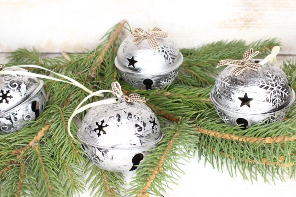 Dzwonki metalowe,kolor stare srebro -ozdoba bożonarodzeniowa 4 szt