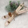 Drewniane narty -dekoracja bożonarodzeniowa